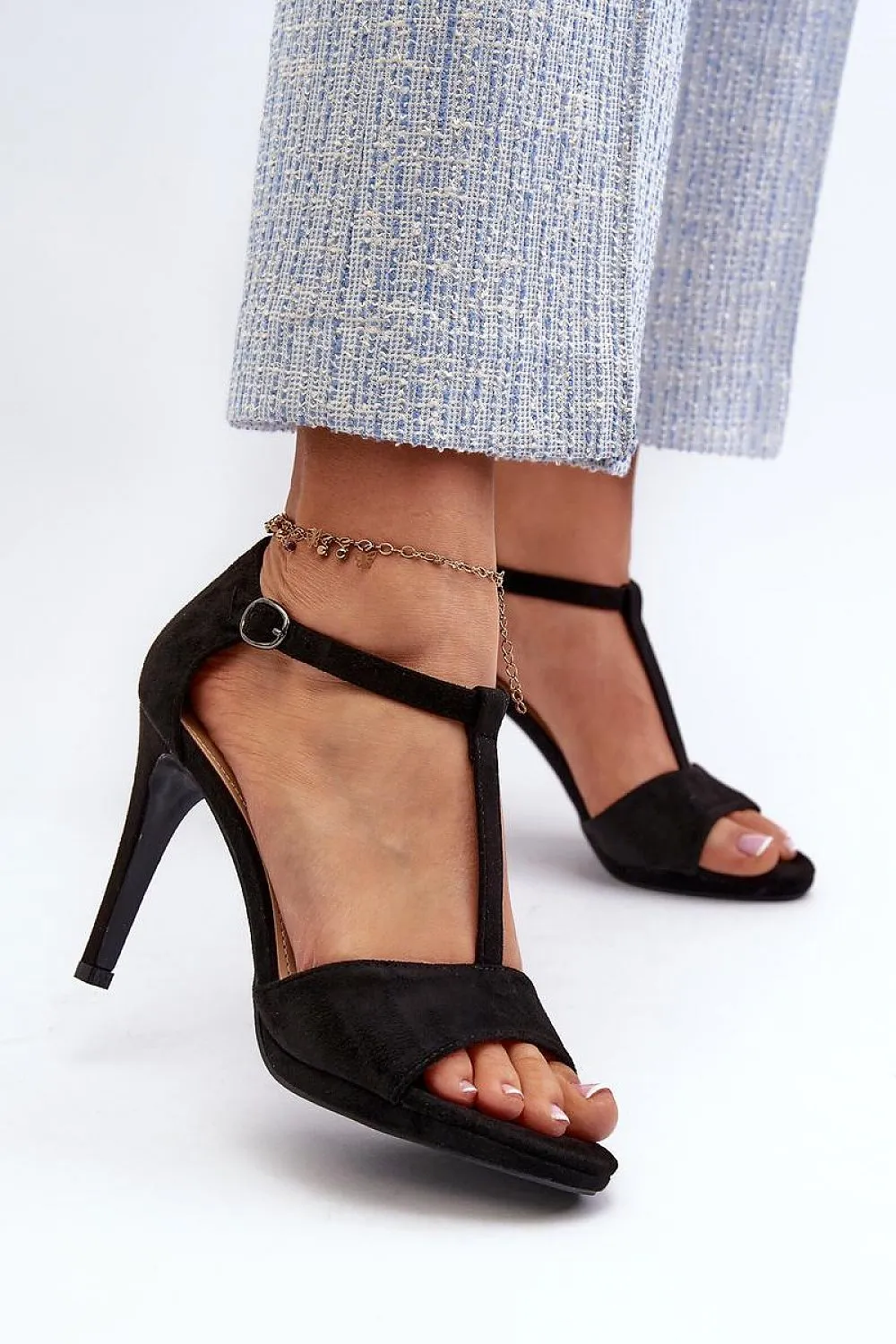 Fashion-Forward Comfortable & Chic Heel Sandals