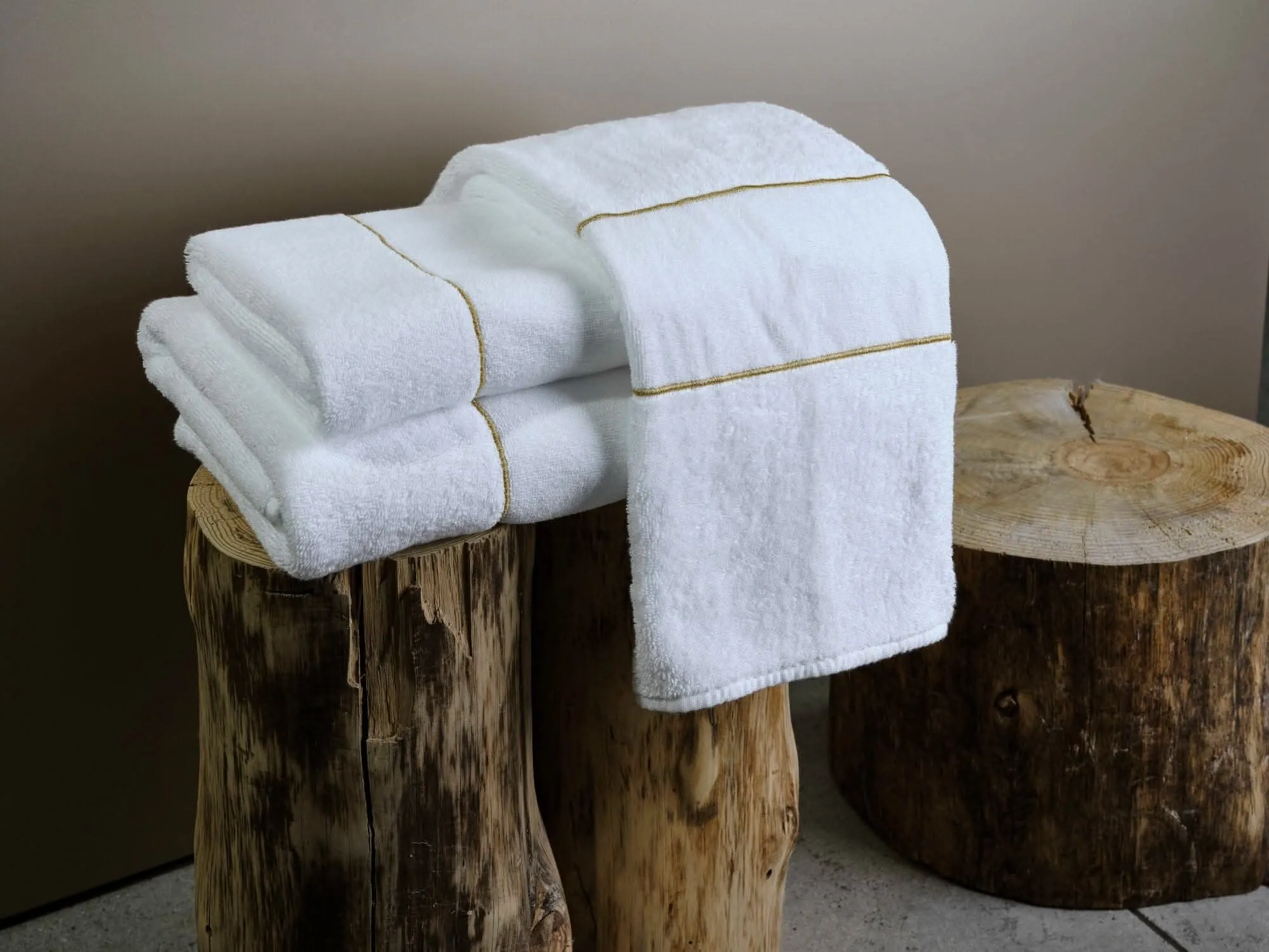 Lara Bath Towels (28 x 54" | 70 x 140 cm)