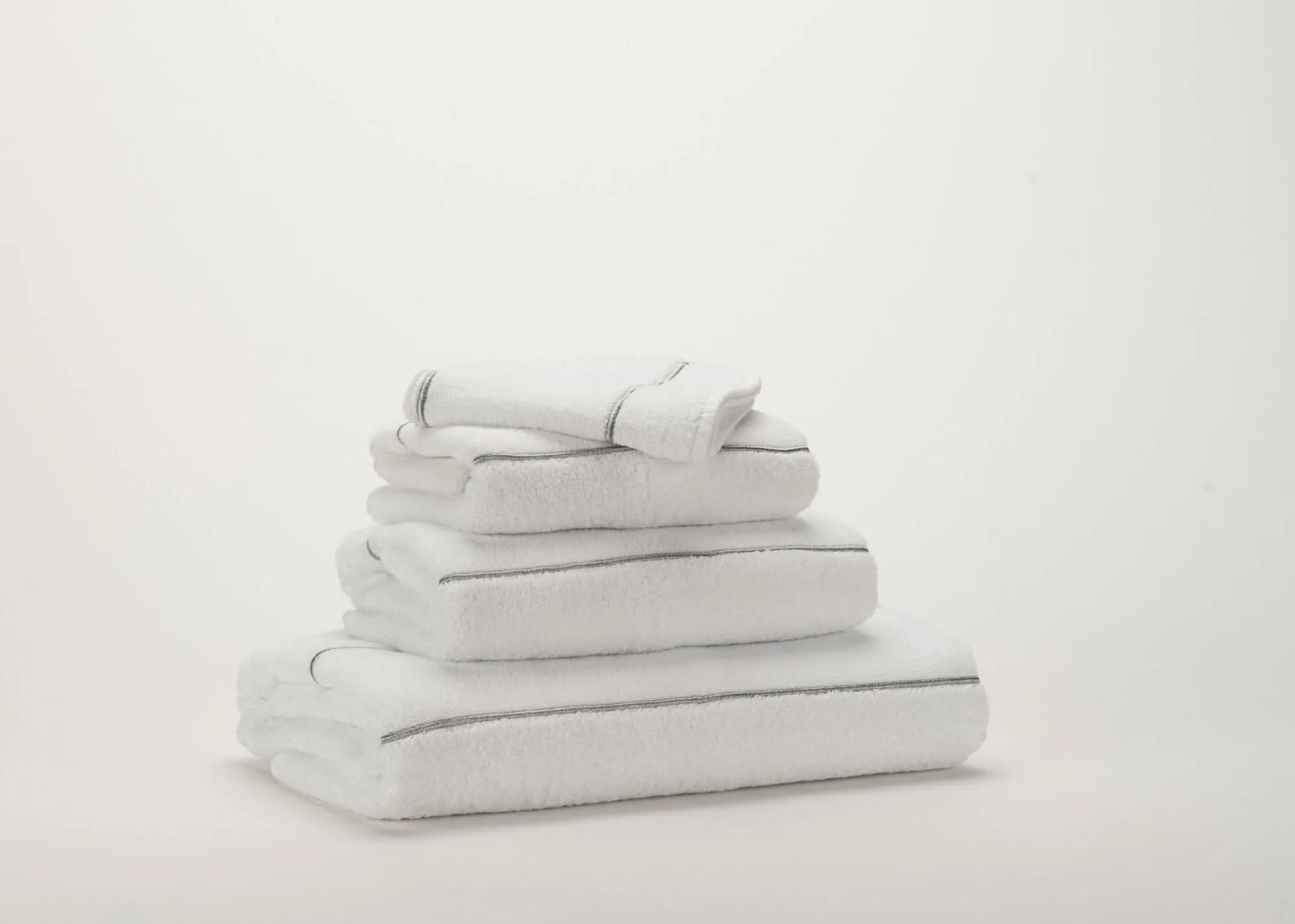 Lara Bath Towels (28 x 54" | 70 x 140 cm)